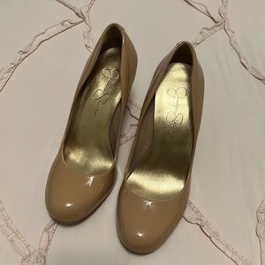 Jessica Simpson nude pumps